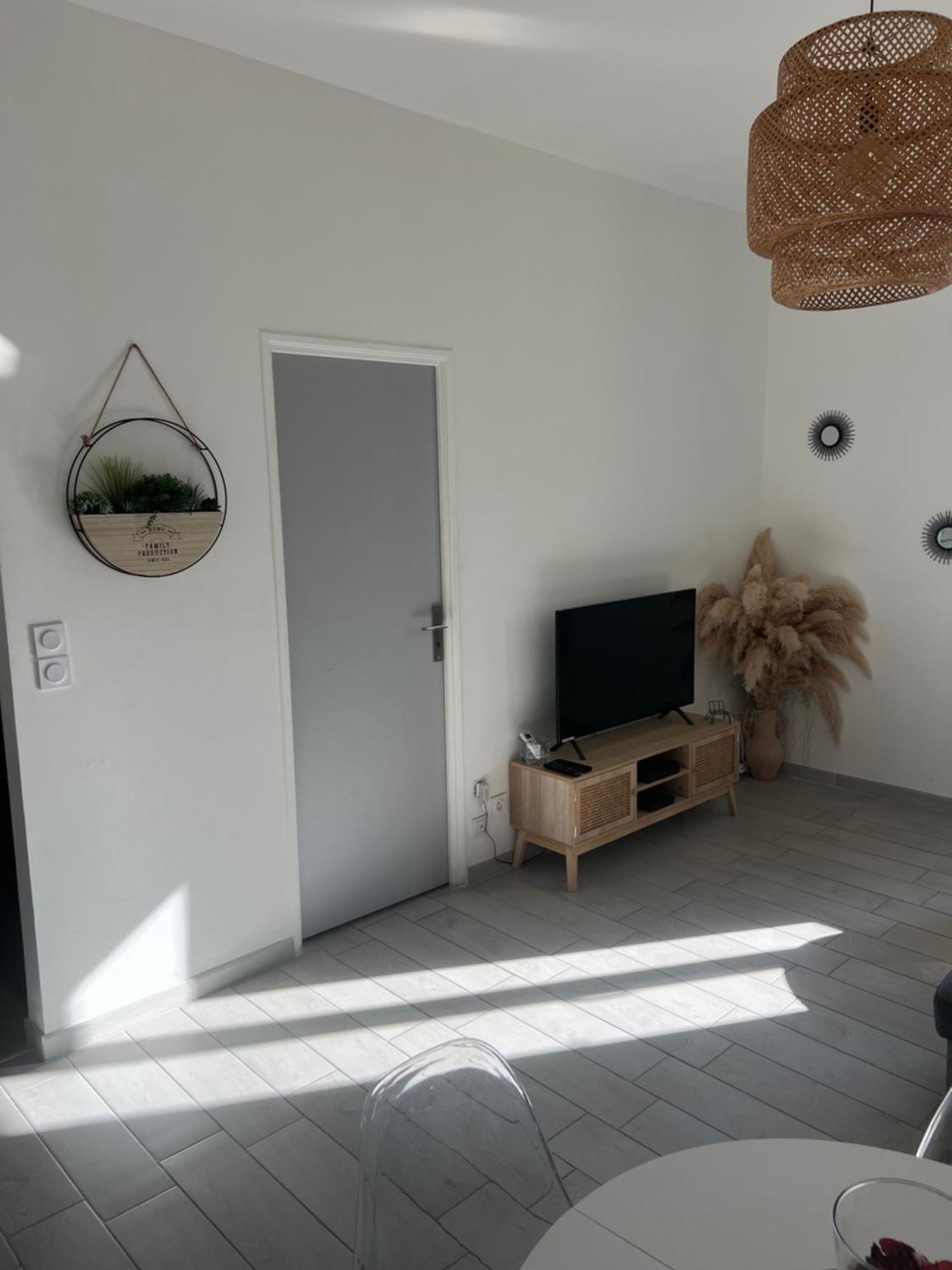 Apartamento Grand T2 Climatise A 5 Min De La Gare St-Charles - Vieux Port Marsella Exterior foto